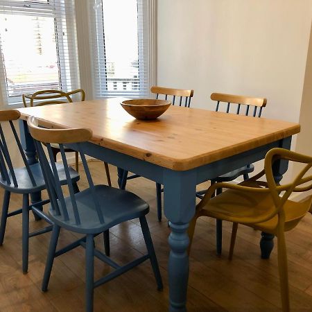 풀 House With Parking, Short Stroll To Quay, Shops And Restaurants 빌라 외부 사진