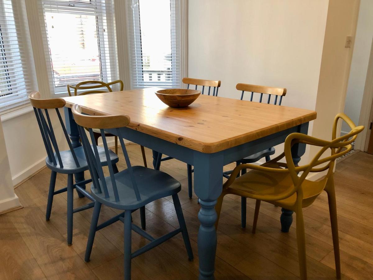 풀 House With Parking, Short Stroll To Quay, Shops And Restaurants 빌라 외부 사진
